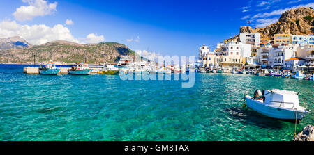 schöne Orte für Griechenland - Insel Karpathos Pigadia Stadt Stockfoto