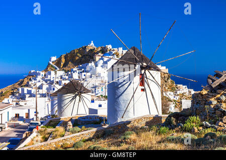 authentische Griechenland - Insel Serifos, Dorf Chora und Windmühlen Stockfoto