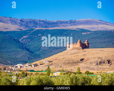 Schloss La Calahorra, eine imposante Höhenburg befindet sich in La Calahorra, in der Provinz Granada, Andalusien, Spanien. Stockfoto