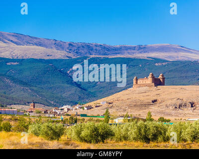 Schloss La Calahorra, eine imposante Höhenburg befindet sich in La Calahorra, in der Provinz Granada, Andalusien, Spanien. Stockfoto