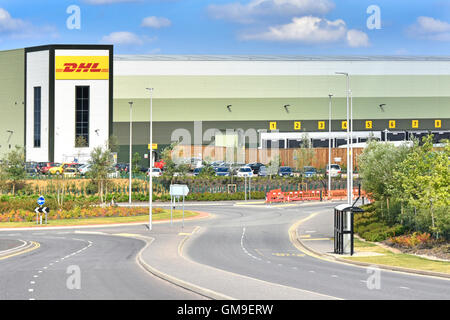 DHL Logistik uk Auslieferungslager auf den Rugby-Gateway-Entwicklung zentral im mittleren England in der Nähe der M6 UK Autobahn links Stockfoto