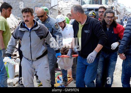 Europa, Italien, Amateurin, 24. August 2016: Erdbeben in Amatrice (Region Latium) 6.2 Größenordnung, tötete und verletzte viele Peopl Stockfoto