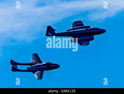 Vampir und Meteor-Jets in Formation während Luft zeigen Stockfoto