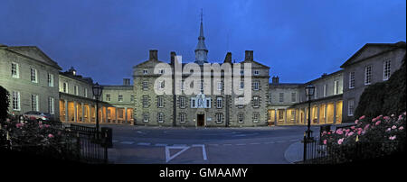 Robert Gordons Hochschule (Auld Hoose) Pano, Abenddämmerung in Aberdeen City Centre, Schottland, UK Stockfoto