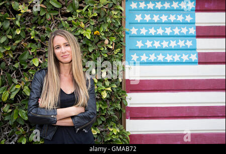 Melissa Broder Posen aus einem Porträt in Los Angeles Kalifornien am 3. Mai 2016 Stockfoto