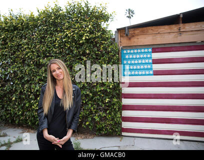 Melissa Broder Posen aus einem Porträt in Los Angeles Kalifornien am 3. Mai 2016 Stockfoto