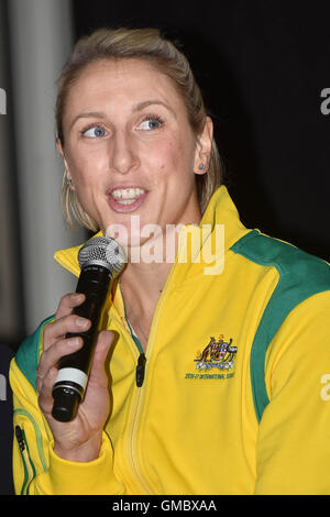 Auckland, Neuseeland. 25. August 2016. Australische Kapitän Kapitän Clare McMeniman spricht zu den Medien während der Netball Quad Serie Start am 25. August 2016 in Auckland, Neuseeland. Die Netball Quad-Serie startet am 27. August mit Neuseeland-Spiel gegen England. © Shirley Kwok/Pacific Press/Alamy Live-Nachrichten Stockfoto