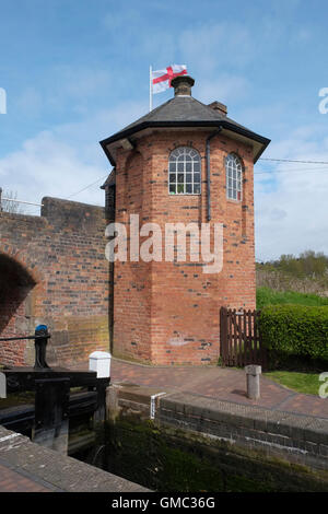 Das Zollhaus am Bratch sperrt, Staffordshire und Worcestershire Kanal, Staffordshire, UK. Stockfoto