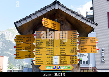 Gehweg-Angabe der Trail trekking in Engelberg auf die Schweizer Alpen Stockfoto