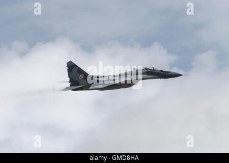 Mikoyan MiG-29A Fulcrum Twin Motor militärische Düsenjäger der polnischen Luftwaffe zeigt am International Air Tattoo Stockfoto