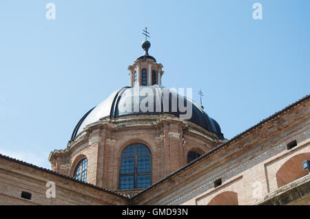 Kathedrale in Urbino nahe auf Reisen in Italien Stockfoto