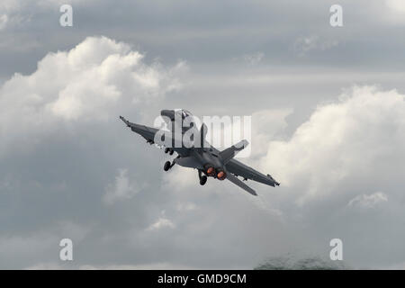 United States Navy Boeing F/A-18F Super Hornet multirole militärischer Kampfjet dauert bis 2016 RIAT anzeigen Stockfoto