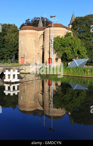 Das Tor von Gent - Gentpoort (1400) in Brügge, Belgien Stockfoto