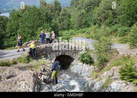 Ashness Brücke, Keswick; Lake District; England; UK Stockfoto