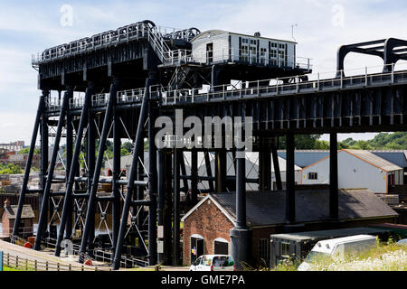 Kanäle in England Anderton Boat Lift River Weaver Navigation England VEREINIGTES KÖNIGREICH Stockfoto