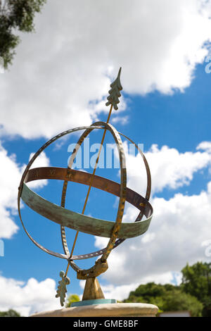 Armillarsphäre Sonnenuhr England UK Stockfoto