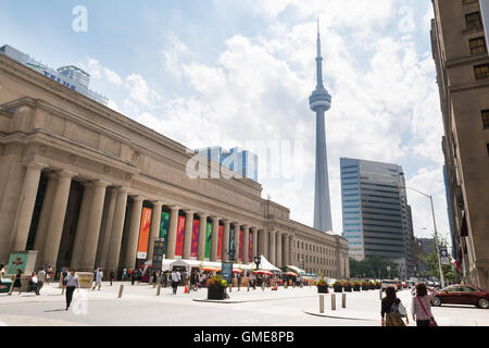 Bahnhof Union Station und CN Tower, Front Street, Toronto, Ontario, Kanada Stockfoto