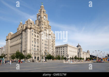 Die historischen Liverpool Waterfont mit den Gebäuden bekannt als die drei Grazien für ihre elegante Architektur und Ästhetik. Stockfoto