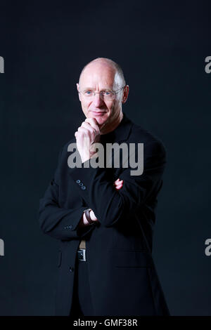 Edinburgh, UK. 25. August 2016. Edinburgh International Book Festival 13. Tag. Edinburgh International Book Festival findet statt in Charlotte Square Gardens. Edinburgh. Abgebildete James Robertson. Pako Mera/Alamy Live-Nachrichten Stockfoto