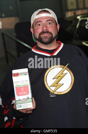 New York, NY, USA. 25. August 2016. Kevin Smith unterwegs für Promi-Schnappschüsse - THU, New York, NY 25. August 2016. Bildnachweis: Derek Sturm/Everett Collection/Alamy Live-Nachrichten Stockfoto