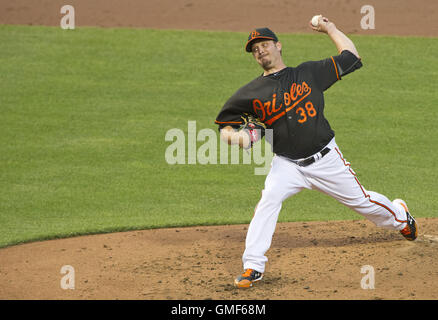 Baltimore, Maryland, USA. 19. August 2016. Baltimore Orioles Start Krug Wade Miley (38) arbeitet im zweiten Inning gegen die Houston Astros im Oriole Park at Camden Yards in Baltimore, MD am Freitag, 19. August 2016. Das Astros gewann das Spiel 15 - 8.Credit: Ron Sachs/CNP © Ron Sachs/CNP/ZUMA Draht/Alamy Live News Stockfoto