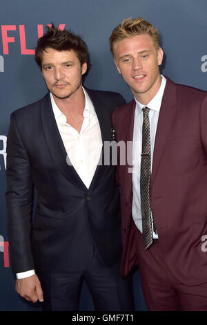 Hollywood, Kalifornien. 24. August 2016. Pedro Pascal und Boyd Holbrook besuchen Sie die Premiere von Netflix "Narcos" Staffel 2 am ArcLight Kinos am 24. August 2016 in Hollywood, Kalifornien. | Verwendung Weltweit © Dpa/Alamy Live-Nachrichten Stockfoto