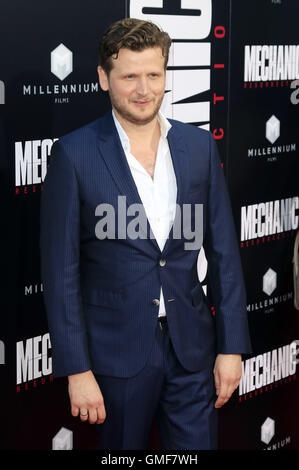 Hollywood, Kalifornien. 22. August 2016. Dennis Gansel besucht die Premiere von Summit Entertainment "Mechaniker: Auferstehung" am ArcLight Hollywood am 22. August 2016 in Hollywood, Kalifornien. | Verwendung Weltweit © Dpa/Alamy Live-Nachrichten Stockfoto