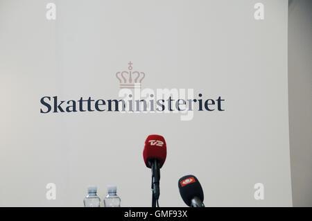 Kopenhagen, Dänemark. 26. August 2016. 26 August 2016-Karsten Lauristzen dänische Ministerin für Steuer- und Revune hält Pressekonferenz und hohe helle neue Besteuerung neue Abteilung und es praktikable (Et Nyt Skttevaesen) in Herlev/Kopenhagen Credit: Francis Joseph Dean/Deanpictures/Alamy Live News Stockfoto