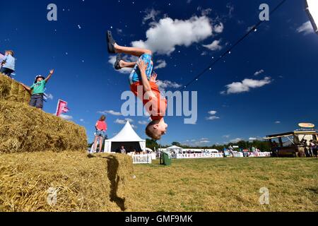 Oxfordshire, Vereinigtes Königreich. 26. August 2016. Große Feastival. Alfie Boulton 11 - Kontakt Leanne Boulton Nachtschwärmer am ersten Tag von dem Essen und Musik Festival, veranstaltet von Jamie Oliver und Alex James. Bildnachweis: Andrew Walmsley/Alamy Live-Nachrichten Stockfoto