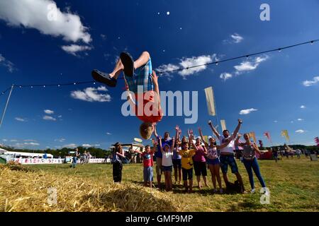 Oxfordshire, Vereinigtes Königreich. 26. August 2016. Große Feastival. Alfie Boulton 11 - Kontakt Leanne Boulton Nachtschwärmer am ersten Tag von dem Essen und Musik Festival, veranstaltet von Jamie Oliver und Alex James. Bildnachweis: Andrew Walmsley/Alamy Live-Nachrichten Stockfoto