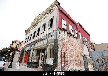 Napa, Kalifornien, USA. 17. August 2016. Das Center-Gebäude, im Besitz von Brian Silver, erlebt noch Reparaturen nach dem 24. August 2014-Erdbeben. © Napa Valley Register/ZUMA Draht/Alamy Live-Nachrichten Stockfoto