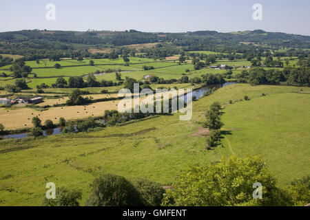 Ansicht Süd westlich von Towy Tal gesehen vom Dinefwr Castle Stockfoto