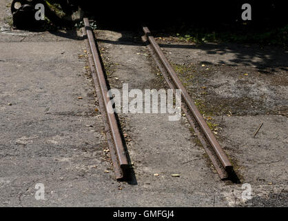 Schmale Schienen aus Track an Dolaucothi Goldmine Stockfoto