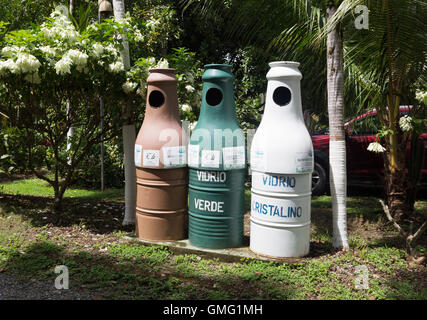 Glas Recycling-Behälter, Costa Rica, Mittelamerika Stockfoto