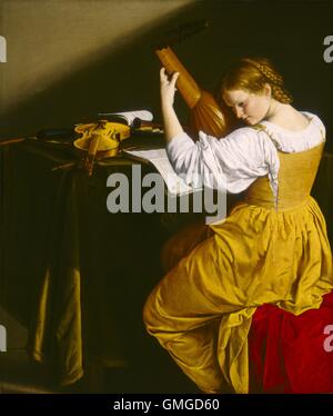 Der Lautenspieler von Orazio Gentileschi, c. 1612-20, italienischen Renaissance Malerei, Öl auf Leinwand. Junge Frau hört eine Notiz von ihrem Laute. Auf dem Tisch liegen andere musikalische Objekte einschließlich Recorder, ein Cornetto, Violine und Liederbücher (BSLOC 2016 5 10) Stockfoto