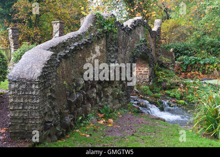 Stehenden gotischen Stil Liebhaber Brücke über den Fluß Avill Dunster Castle in Dunster, Somerset Stockfoto