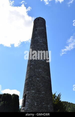Der Runde Turm in Glendalough, Irland Stockfoto