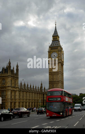 Big Ben und London-Bus Stockfoto