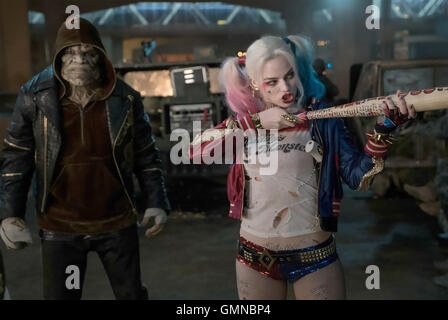 SUICIDE SQUAD 2016 Atlas Entertainment/DC Comics-Film mit Margot Robbie und Adewale Akinnuoye-Agbaje Stockfoto