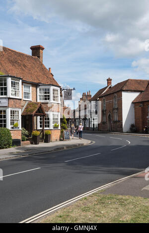 High Street, Goring-on-Thames und Miller von Mansfield Hotel Stockfoto