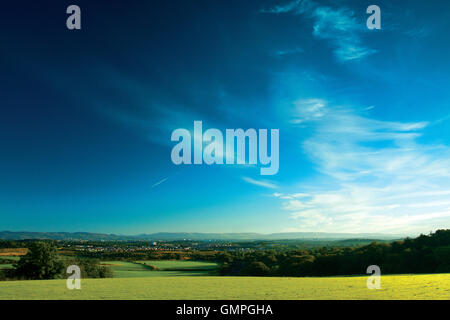 Blick über Glasgow Campsie Fells und Kilpatrick Fells von Muttertieren Darnley Country Park, Nina, East Renfrewshire Stockfoto