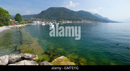 Strand in Salo, Gardasee, Brescia, Italien Stockfoto