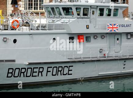 AJAXNETPHOTO. 25. AUGUST 2016. PORTSMOUTH, ENGLAND. -BORDER FORCE PATROL VESSEL HMC WACHSAM.  FOTO: JONATHAN EASTLAND/AJAX REF: D162508 6013 Stockfoto