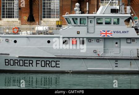 AJAXNETPHOTO. 25. AUGUST 2016. PORTSMOUTH, ENGLAND. -BORDER FORCE PATROL VESSEL HMC WACHSAM.  FOTO: JONATHAN EASTLAND/AJAX REF: D162508 6012 Stockfoto