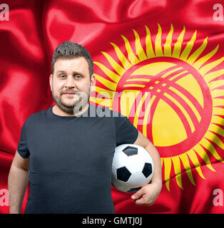 Stolz auf Fußball-Fan von Kirgisistan Stockfoto