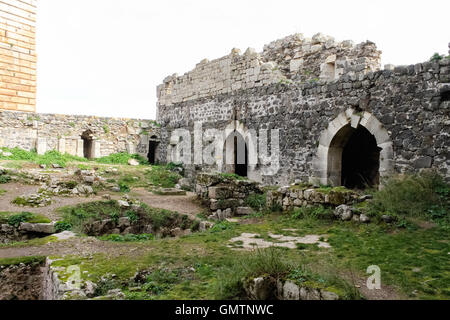 Im Inneren der Krak des Chevaliers, Kreuzritterburg in Syrien. Stockfoto