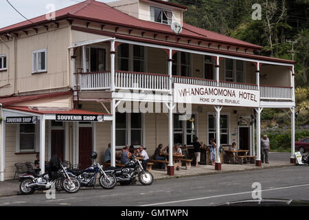 Whangamomona Hotel am State Highway 43 bekannt als The Forgotten World Highway. Taranaki Nordinsel Neuseeland. Stockfoto