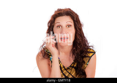 Reife edle Frau am Handy isoliert auf weißem Hintergrund Stockfoto