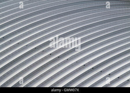 Kurve Blatt Aluminiumdach, Fabrikdach Stahl Stockfoto