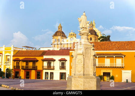 Blick auf die Plaza Aduana in der historischen alten Altstadt von Cartagena, Kolumbien Stockfoto